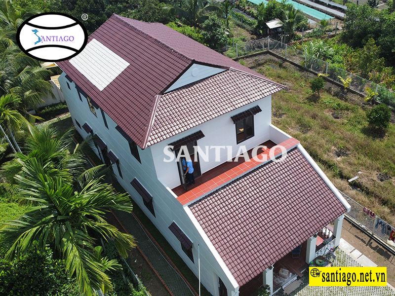 biệt thự lợp ngói nhựa màu nâu