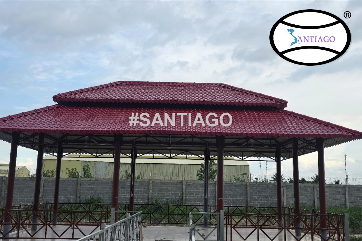 Nhà lục giác lợp ngói nhựa đỏ có lan can