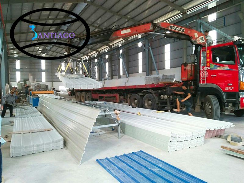 Kho tôn nhựa tại nhà máy Santiago