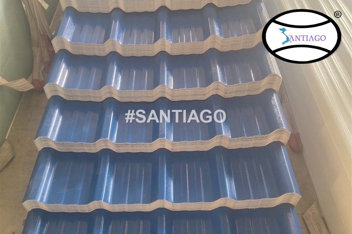 Ngói nhựa xanh dương xếp tại nhà máy Santiago