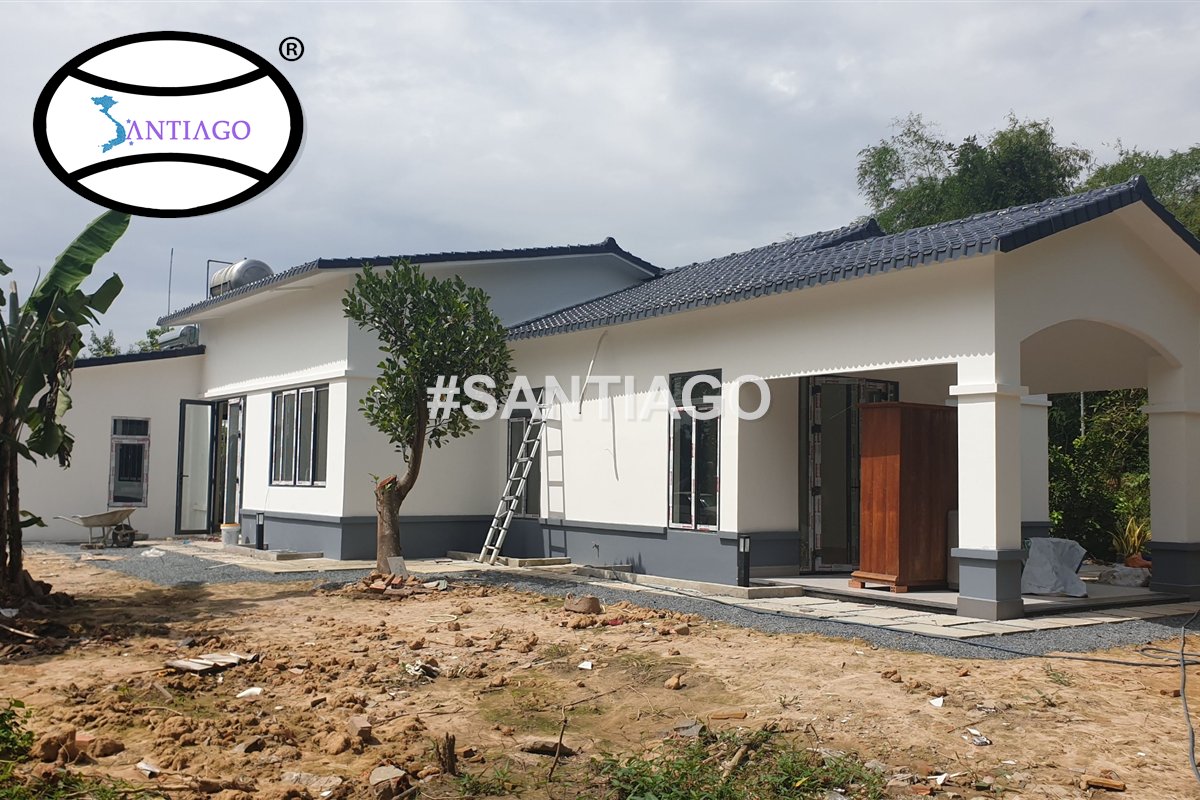 Nhà mái dốc chữ L lợp tôn nhựa giả ngói màu xám tại Tây Ninh