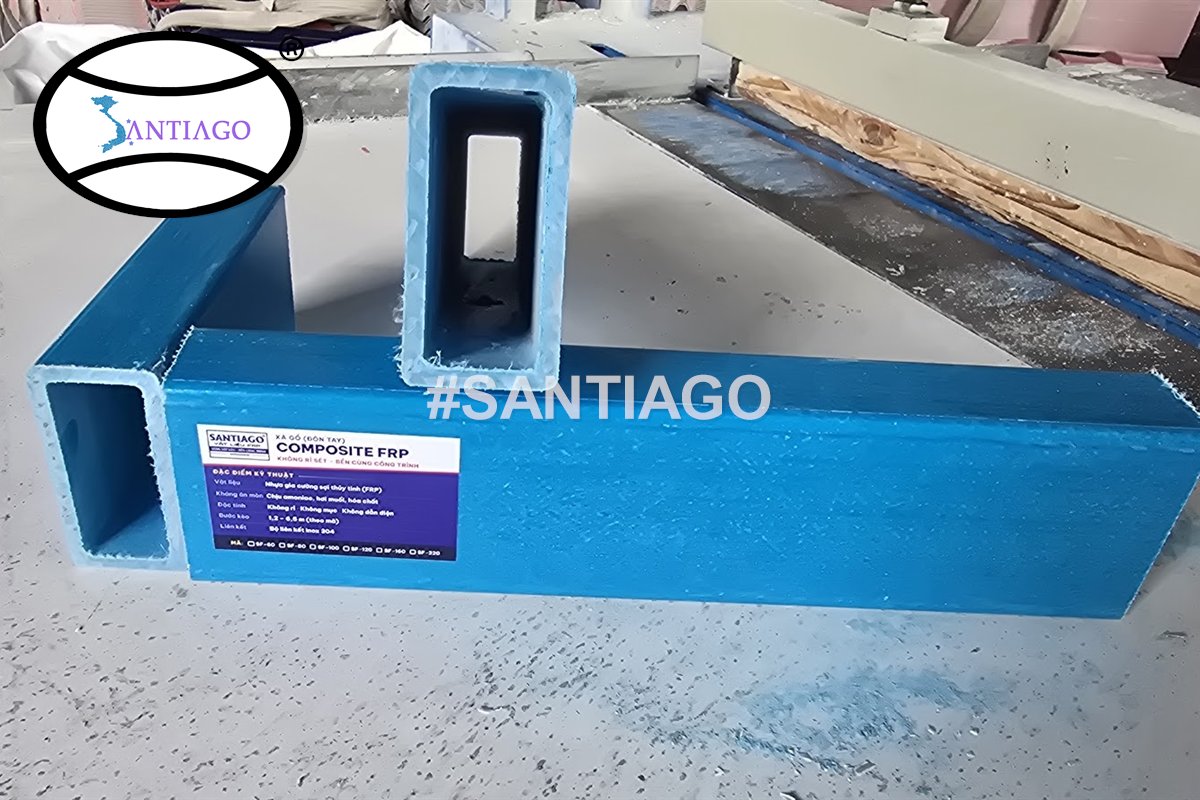 Xà gồ composite SF-100 màu xanh có nhãn Santiago FRP