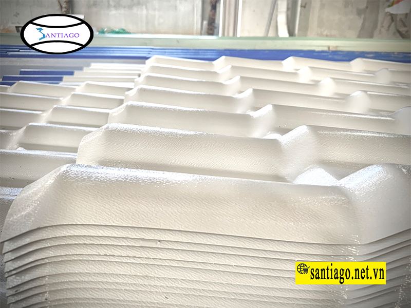 Bề mặt ngói nhựa màu trắng