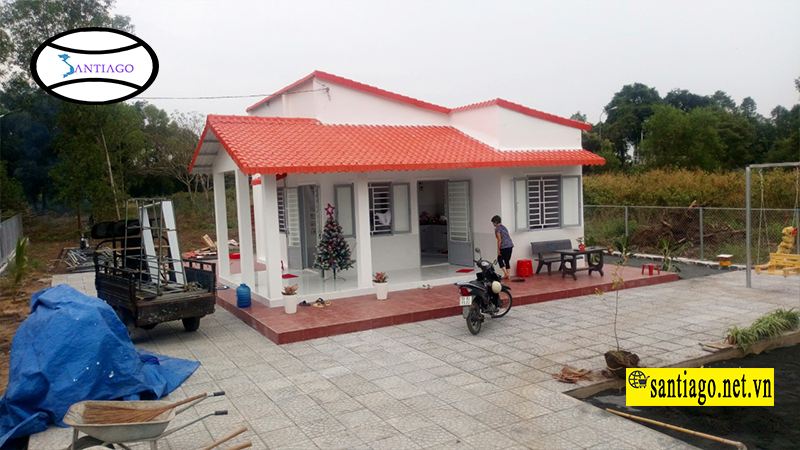Nhà cấp 4 hoàn thiện lợp ngói nhựa Santiago màu đỏ ngói