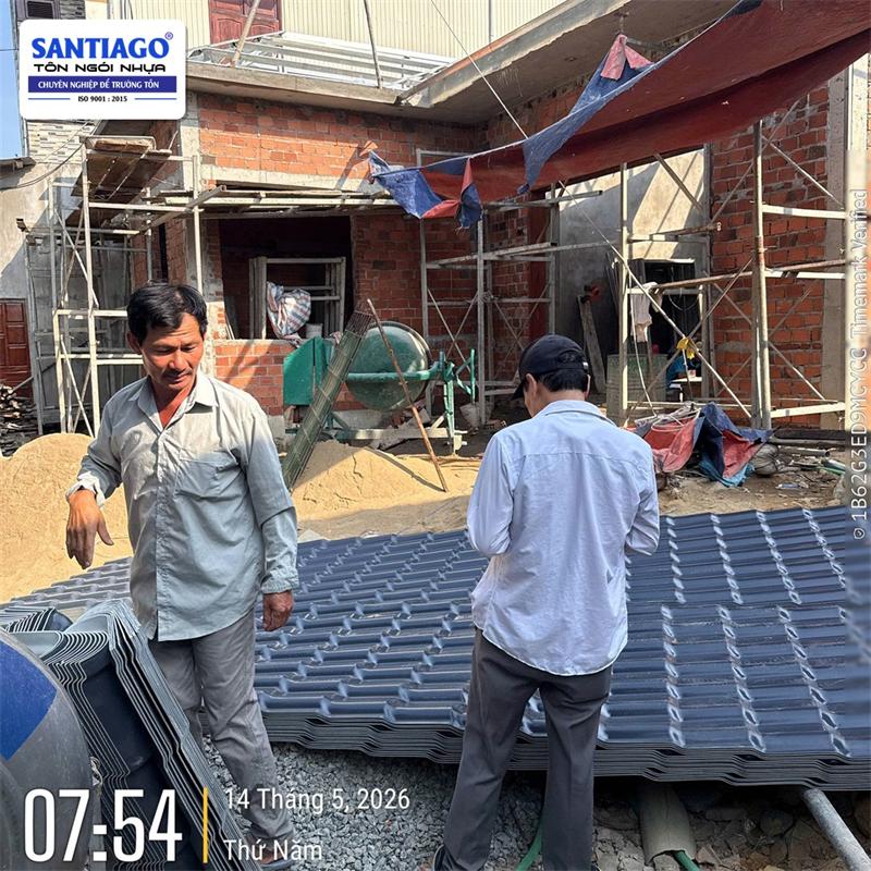 Ngói nhựa màu xanh dương Santiago giao tới công trình