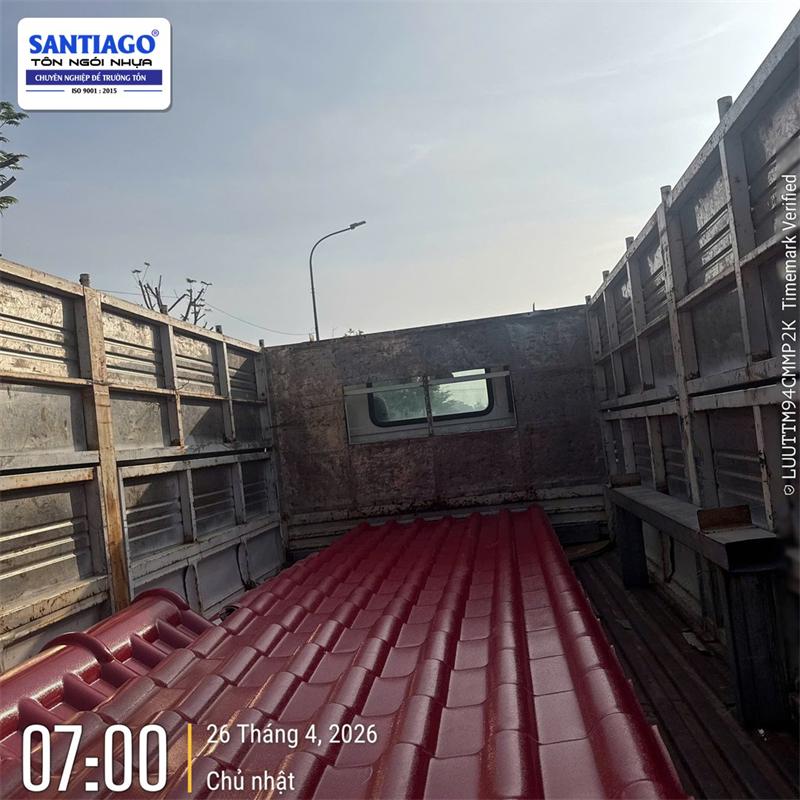 Ngói nhựa màu đỏ Santiago giao tới công trình
