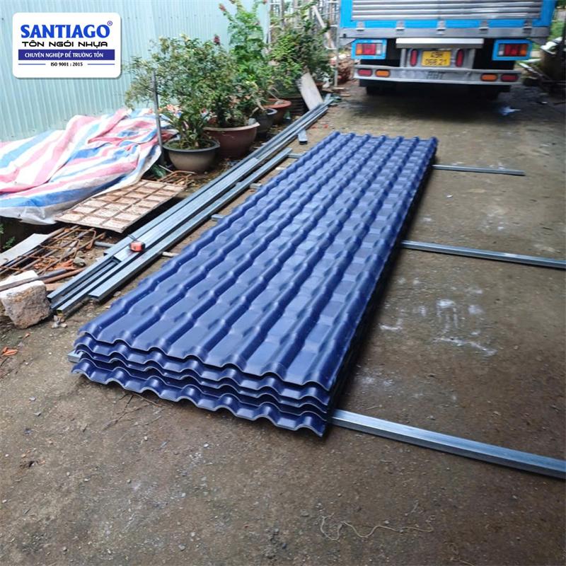 Ngói nhựa Santiago giao tới công trình