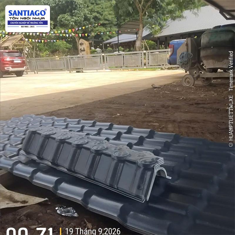 Ngói nhựa màu xám Santiago giao tới công trình