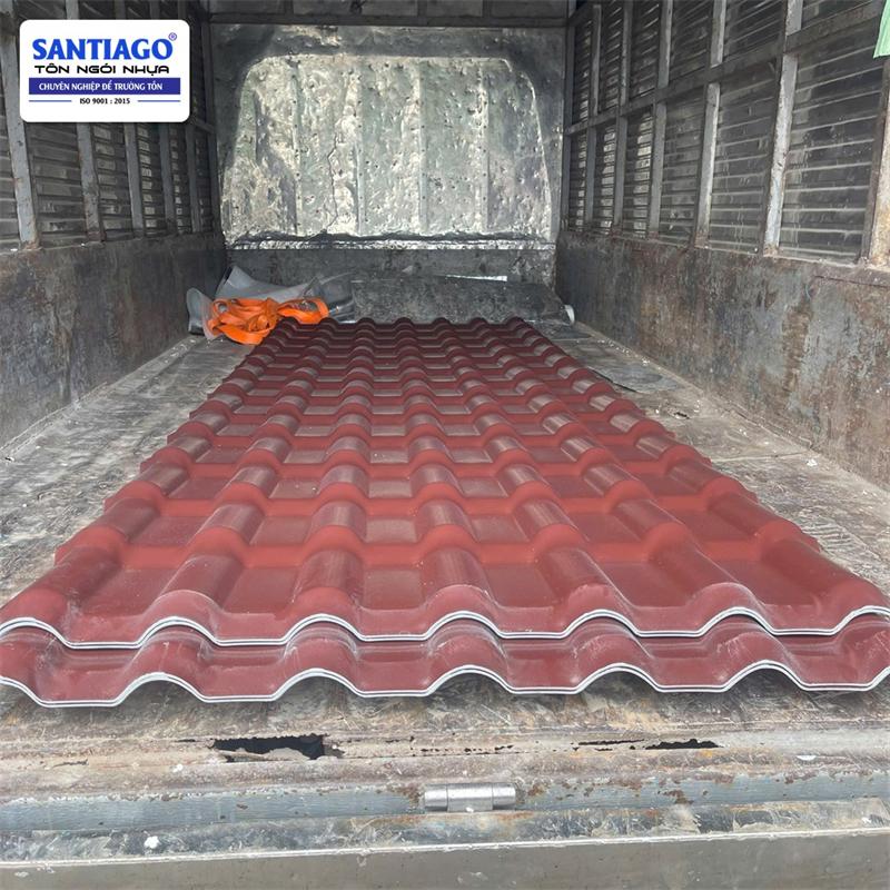 Ngói nhựa Santiago giao tới công trình