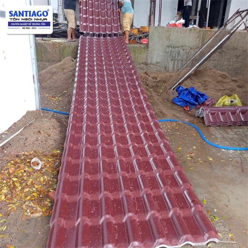 Ngói nhựa Santiago giao tới công trình