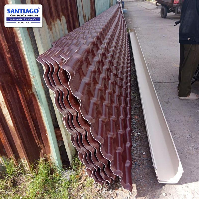 Ngói nhựa Santiago giao tới công trình