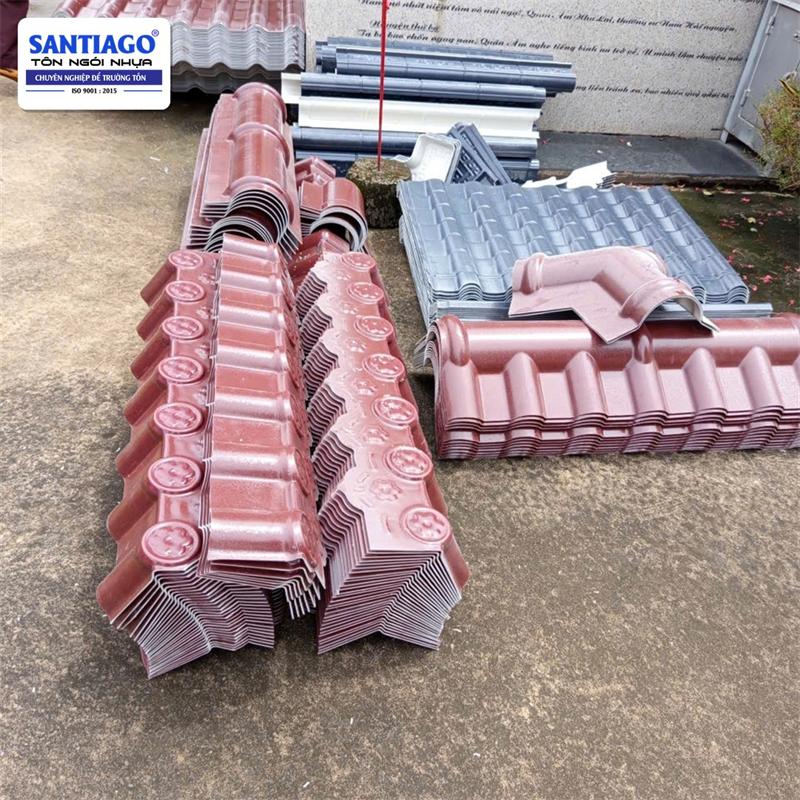 Ngói nhựa Santiago giao tới công trình