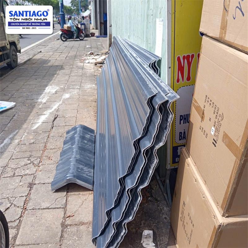 Ngói nhựa Santiago giao tới công trình