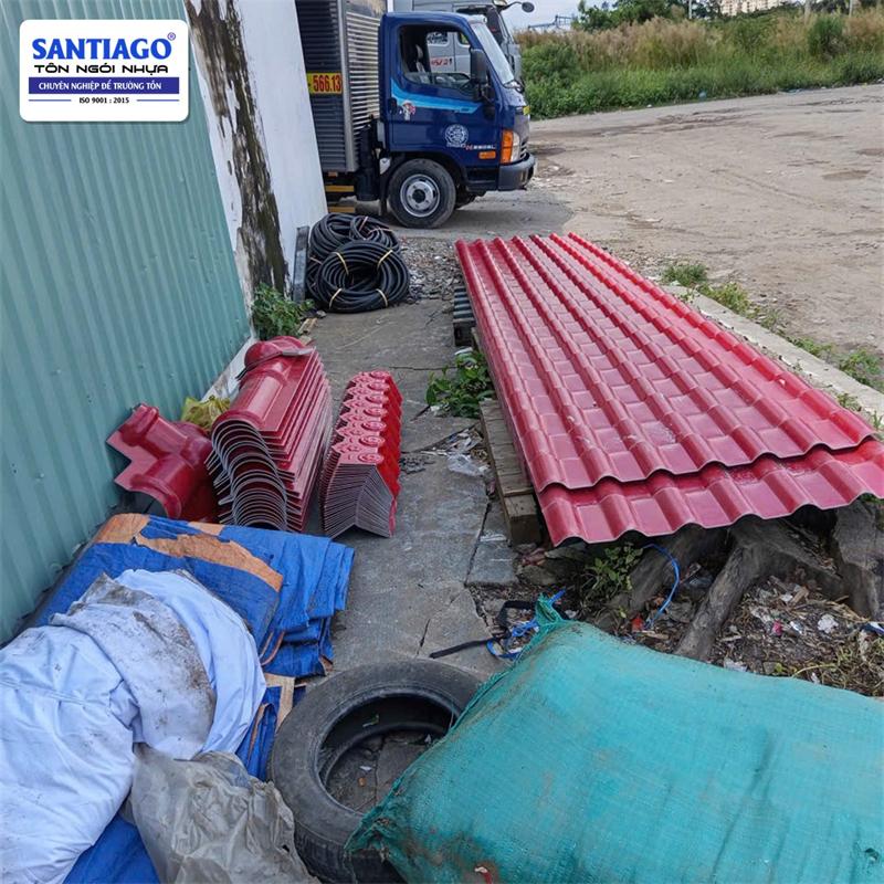 Ngói nhựa Santiago giao tới công trình