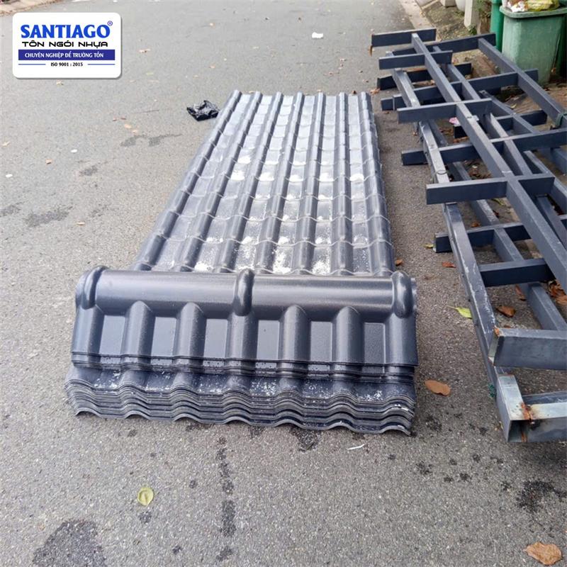 Ngói nhựa Santiago giao tới công trình