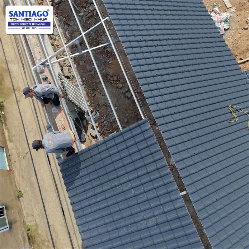 Ngói nhựa Santiago giao tới công trình