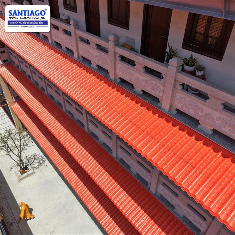 Ngói nhựa Santiago giao tới công trình