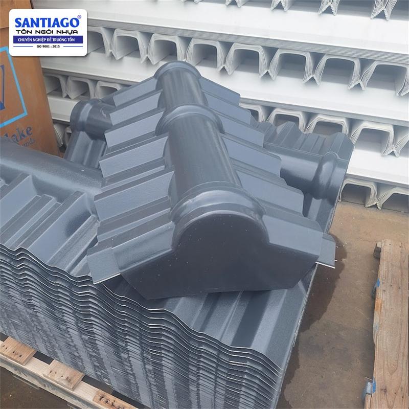 Ngói nhựa màu xám Santiago tại kho