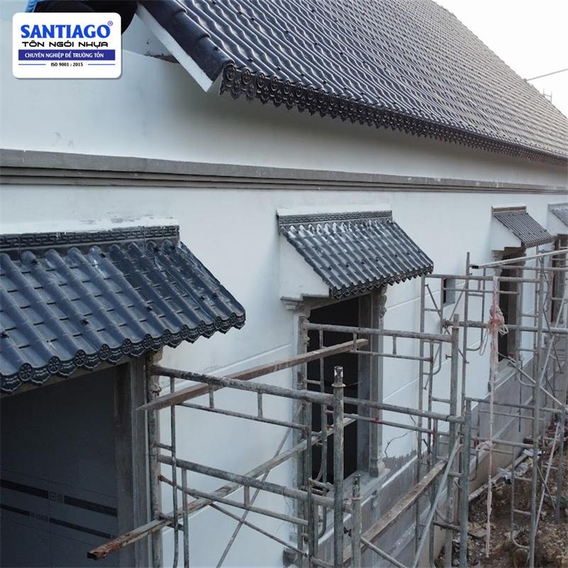 Ngói nhựa màu xám Santiago tại kho