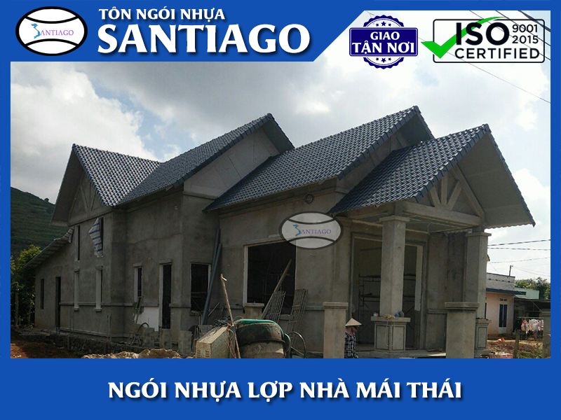 Nhà mái Thái lợp tấm lợp giả ngói