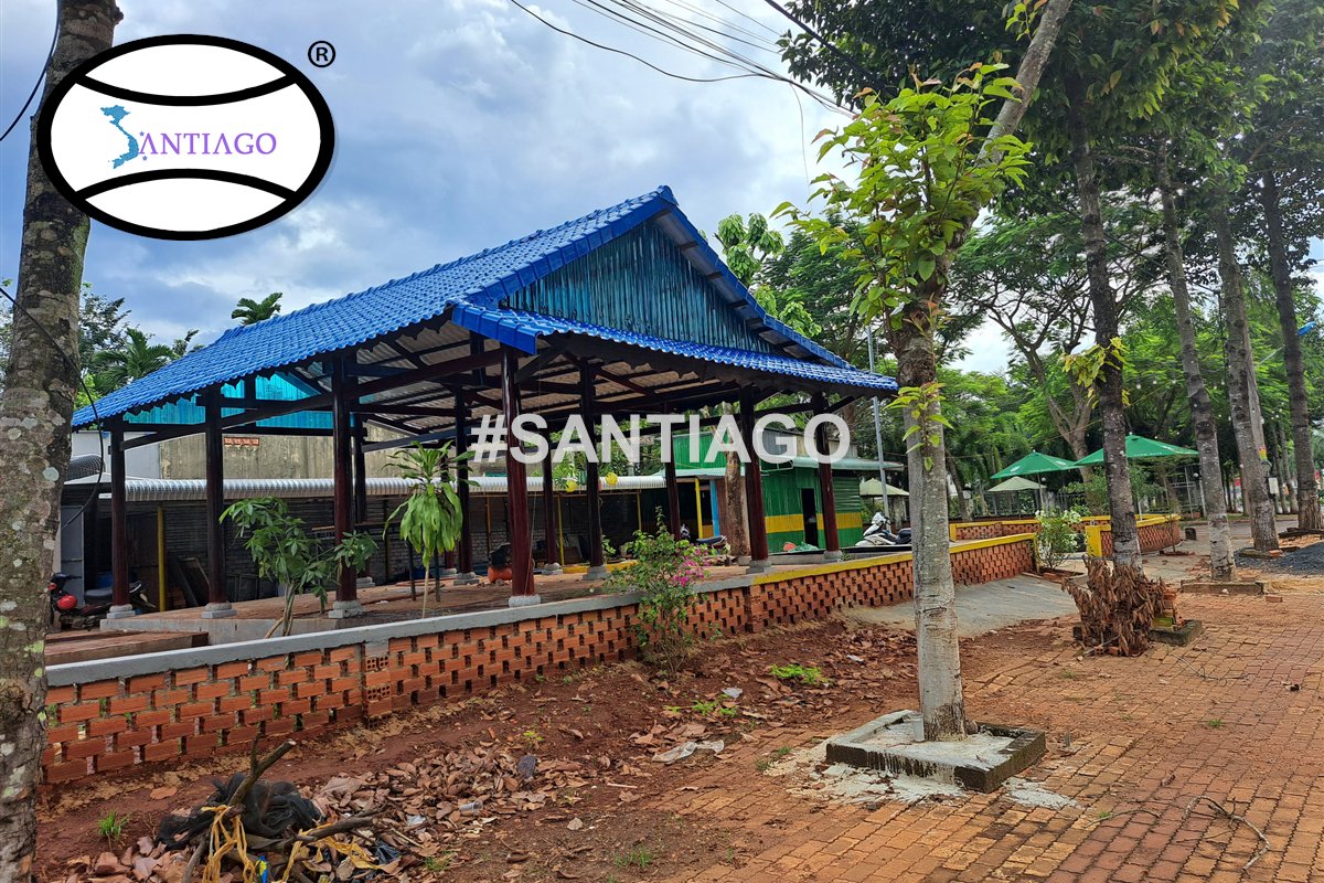 Nhà chòi khung thép lợp tôn nhựa xanh dương tại Bù Đốp, Bình Phước