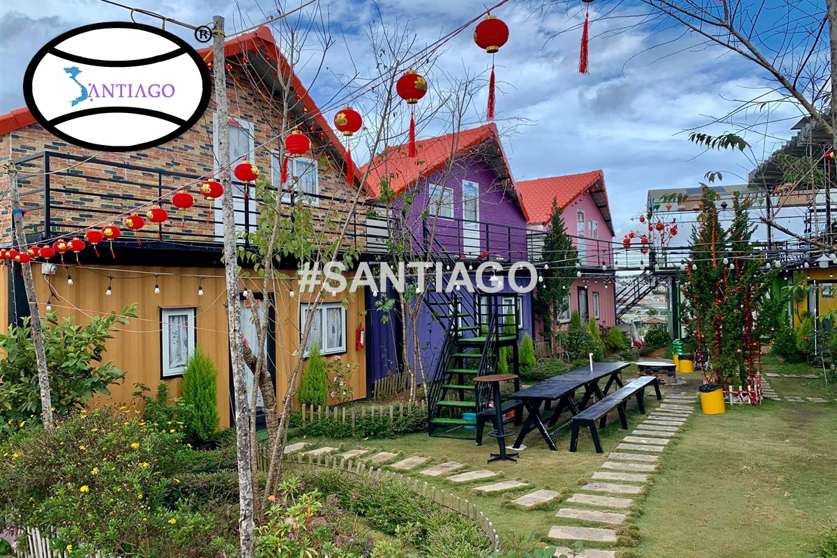 Dãy nhà homestay nhiều màu lợp tôn nhựa giả ngói