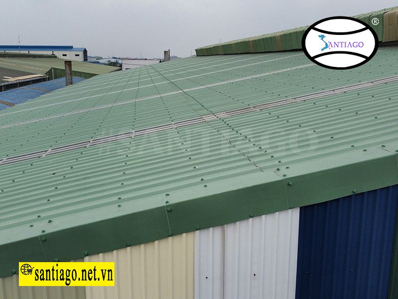 nhà xưởng phân bón lợp tôn nhựa santiago 5 sóng màu xanh ngọc