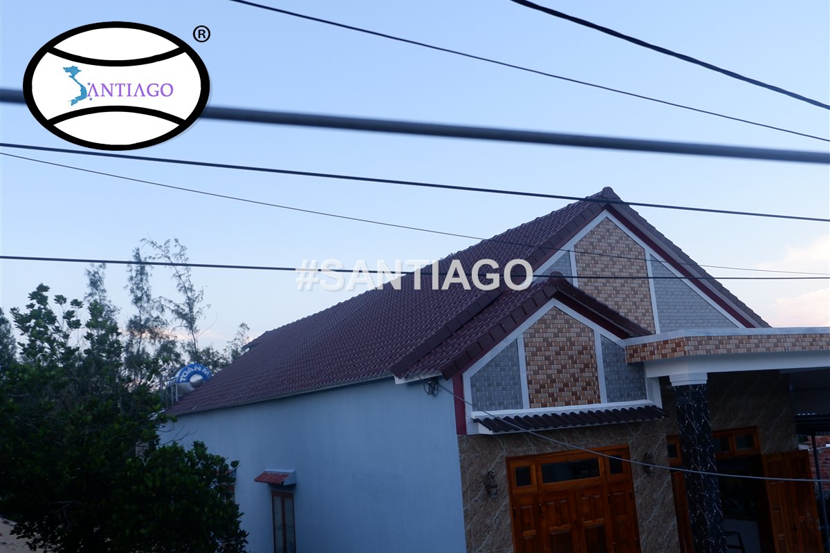 Nhà lợp ngói nhựa màu nâu tại Thăng Bình, Quảng Nam cũ