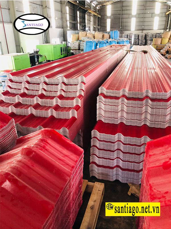 Xe hàng sau khi xếp tôn và phụ kiện