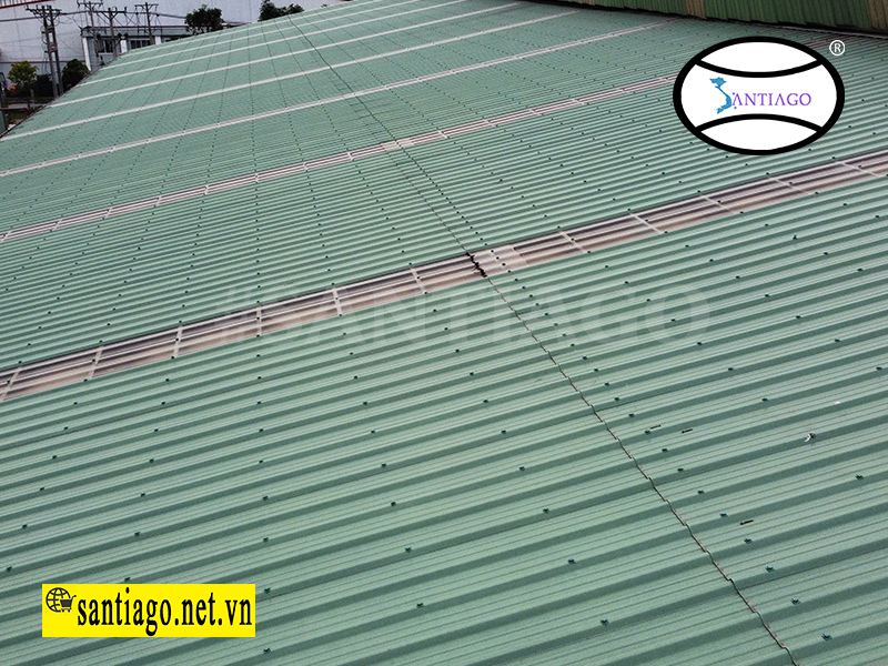 tôn nhựa pvc asa Santiago 5 sóng kết hợp với tôn lấy sáng