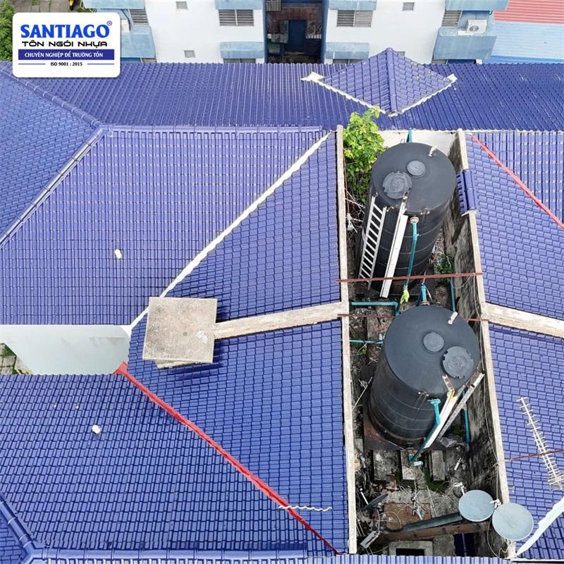 Công trình thực tế: mái tôn nhựa màu xanh dương