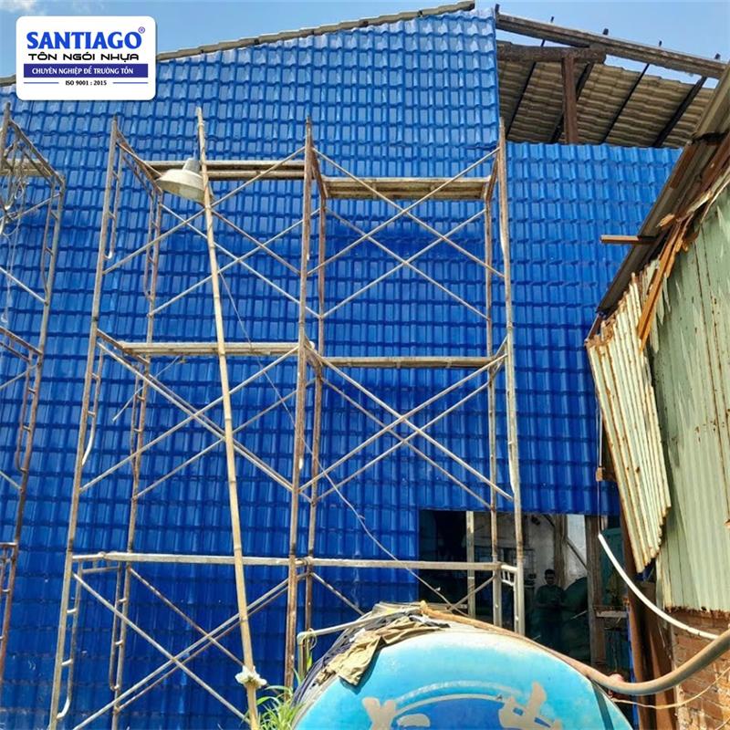 Công trình thực tế: mái tôn nhựa màu xanh dương