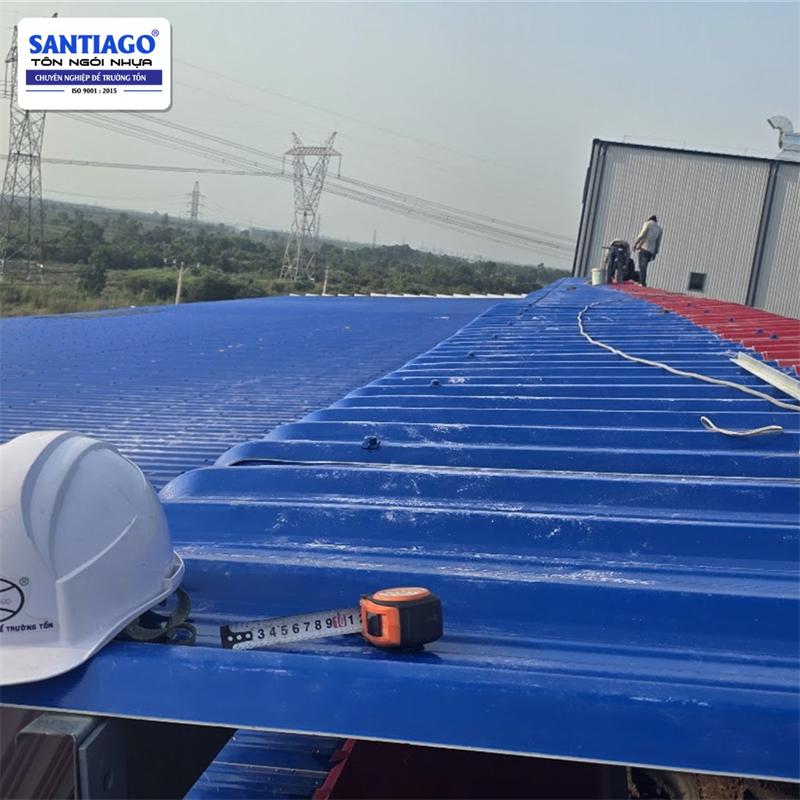 Công trình thực tế: mái tôn nhựa màu xanh dương