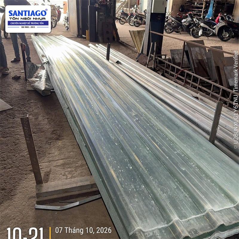 Tôn nhựa màu xanh ngọc Santiago giao tới công trình