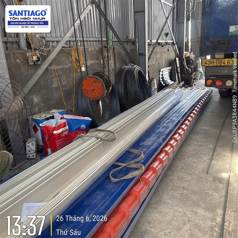 Tôn nhựa Santiago giao tới công trình