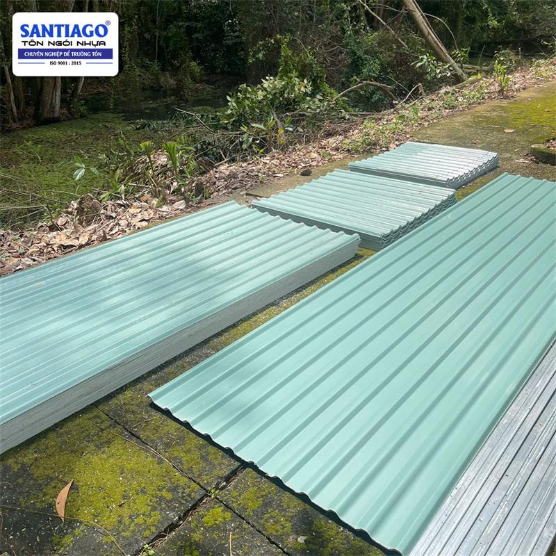 Tôn nhựa Santiago giao tới công trình