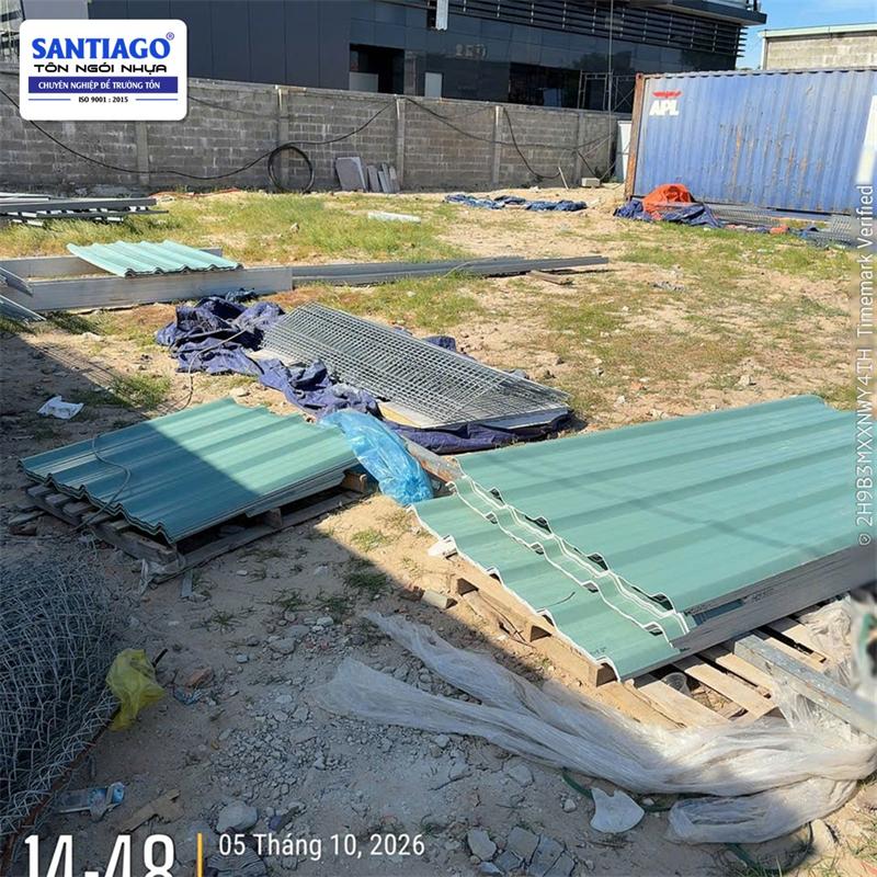 Tôn nhựa màu xanh ngọc Santiago giao tới công trình