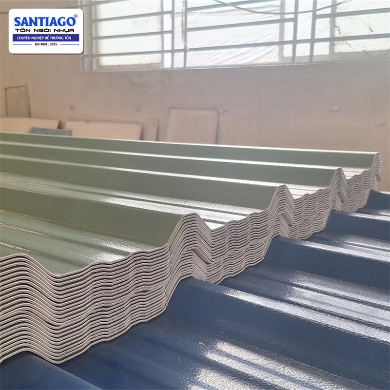 Tôn nhựa Santiago tại kho