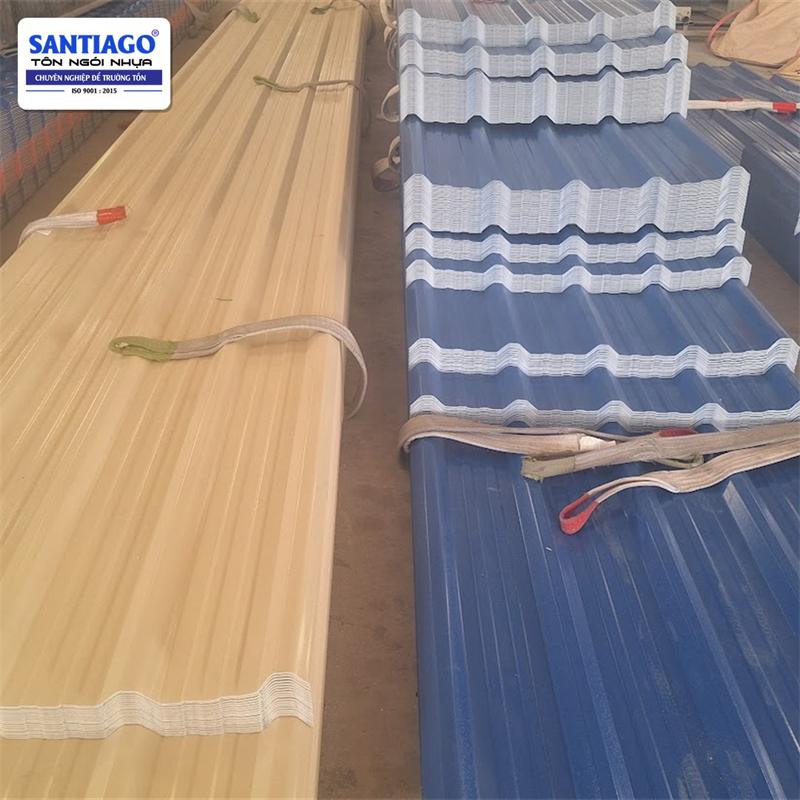 Tôn nhựa Santiago tại kho