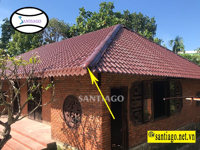 vị trí lợp đuôi mái ngói nhựa